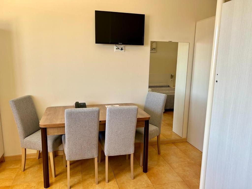 Apartamentos Turisticos Mediterraneo การ์ตาเฮนา ภายนอก รูปภาพ